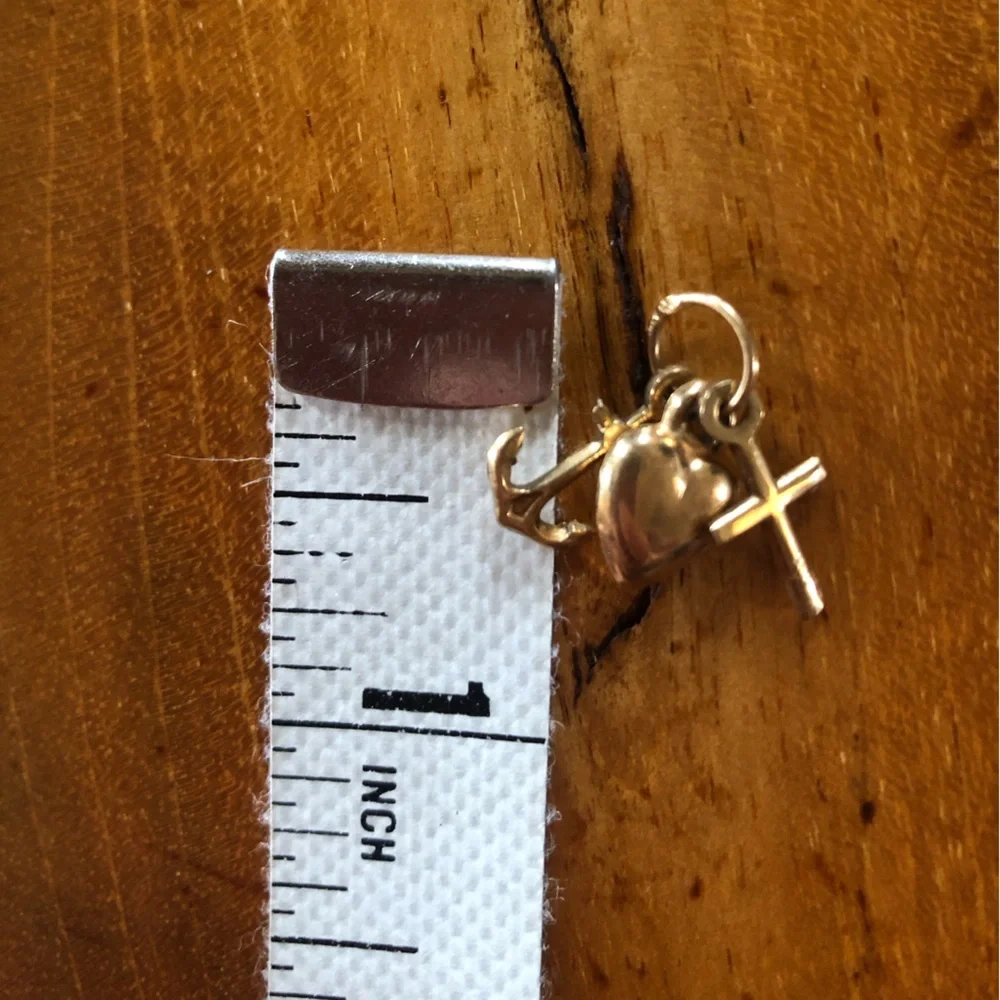 Vintage Faith, Hope & Charity Gold Charm Pendant Cross, Anchor, Heart - Picture 6 of 7